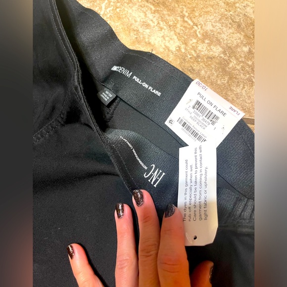 New with tags Inc. denim pull on flare jeans 10/30 - Picture 2 of 8